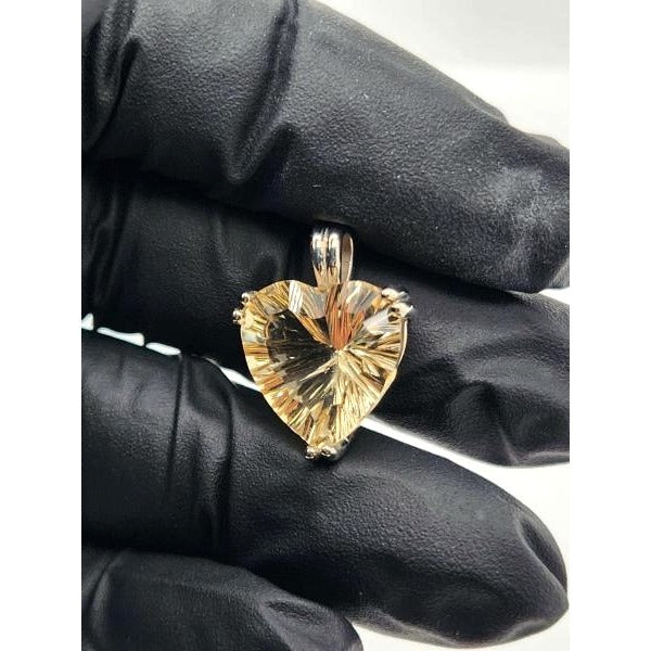 14kt White Gold 9 ctw Laser Cut Labradorite Heart Pendant