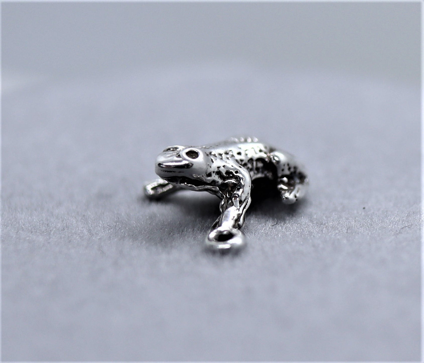 Small Frog Charm