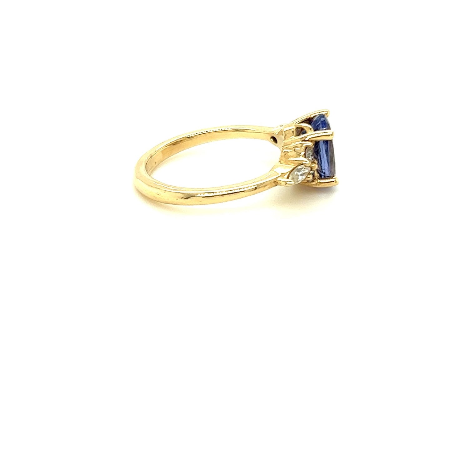 14kt Yellow Gold Oval Cut Tanzanite Ring w/ Diamond Accented Sides